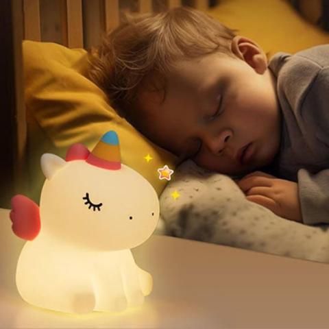 veilleuse-enfant-licorne-enfant-qui-dort