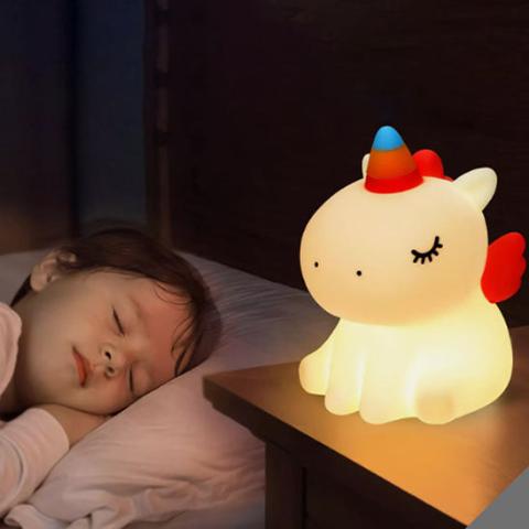 veilleuse-enfant-licorne-dormeuse