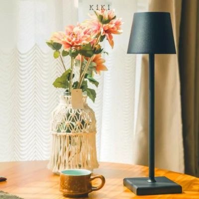 lampe-de-chevet-design-noir-intensité